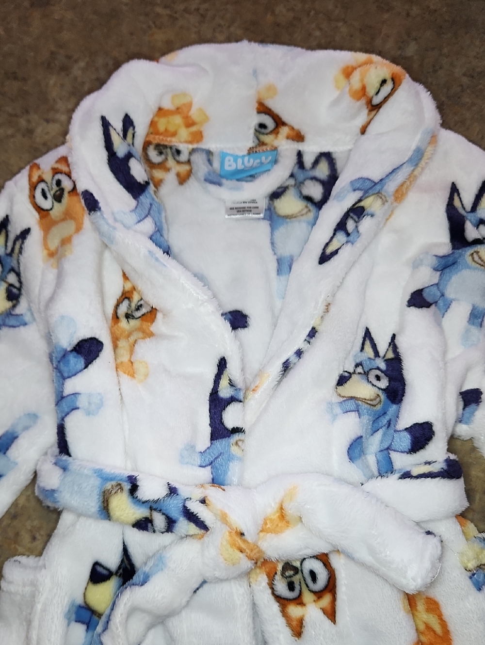 Bluey Plush Robe - Picture 2 of 8
